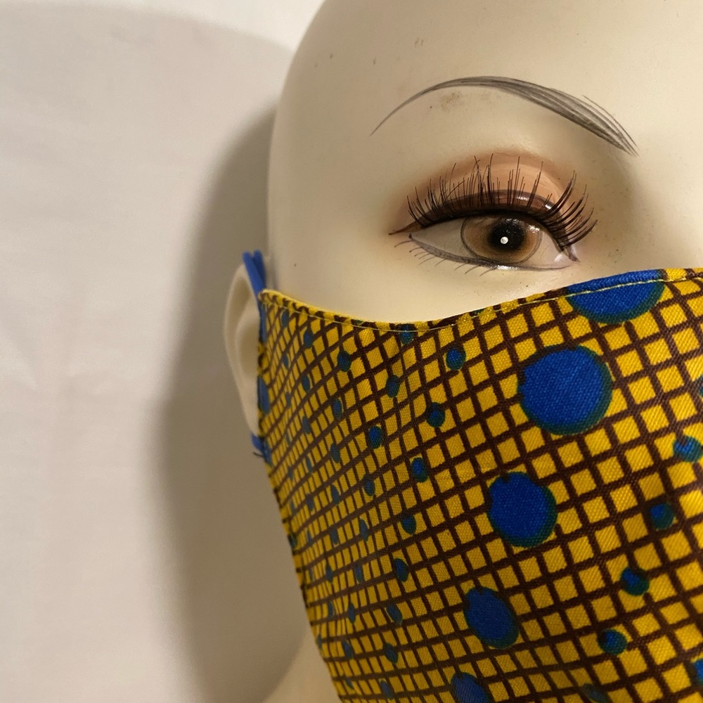 🆕 African Fabric Mask 😷 - Picture 2 of 6